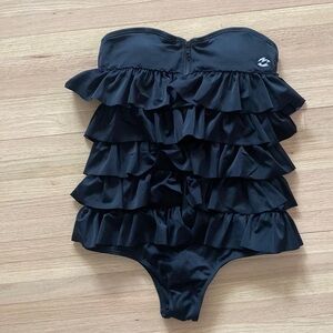 NWOT Billabong Runway Ruffle One Piece Swimsuit